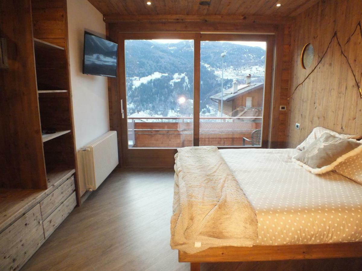 Best House Snc Di Elisa Baroni E Beatrice Dei Cas Бормио Екстериор снимка